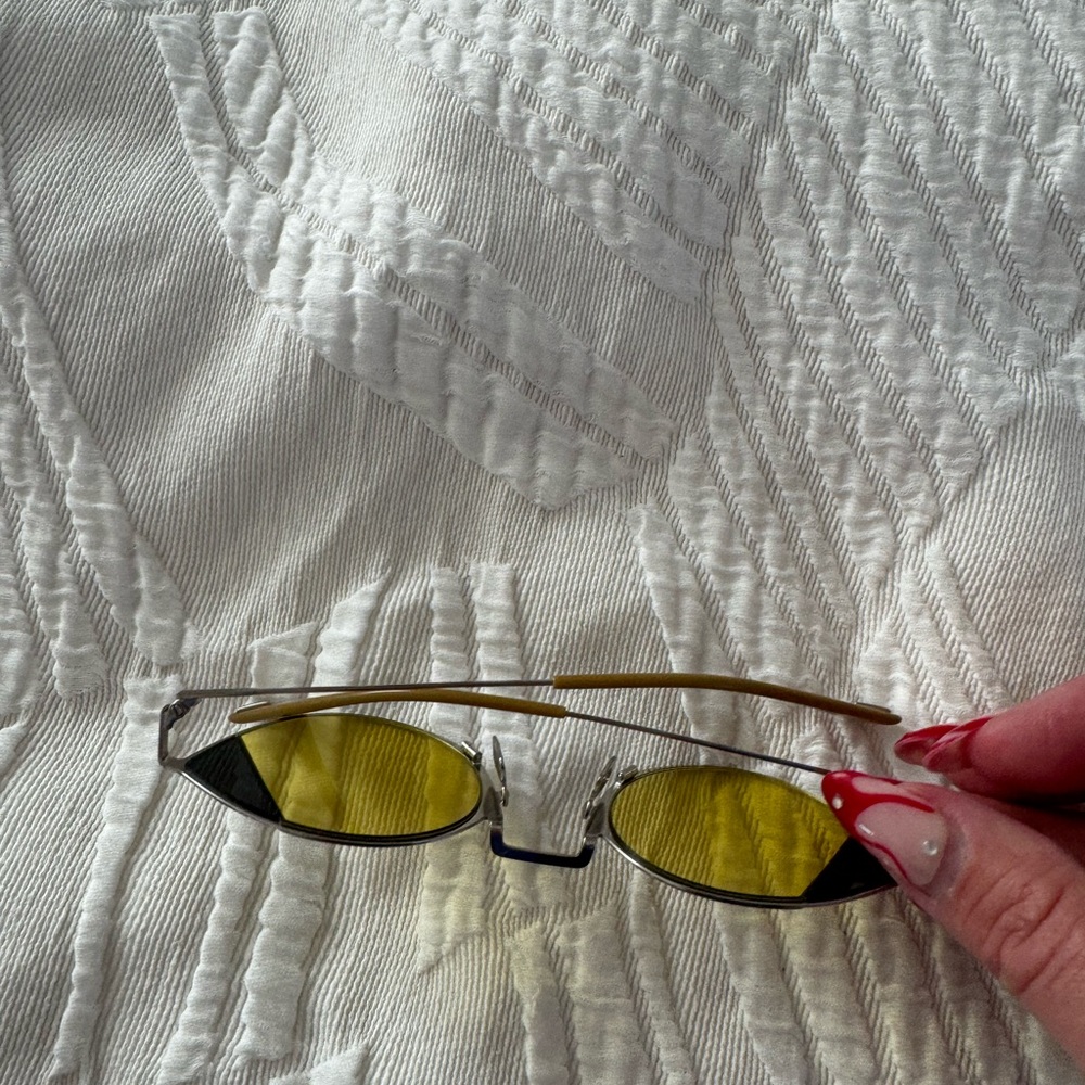Fendi bi-color cat eye sunglasses - Picture 6 of 8